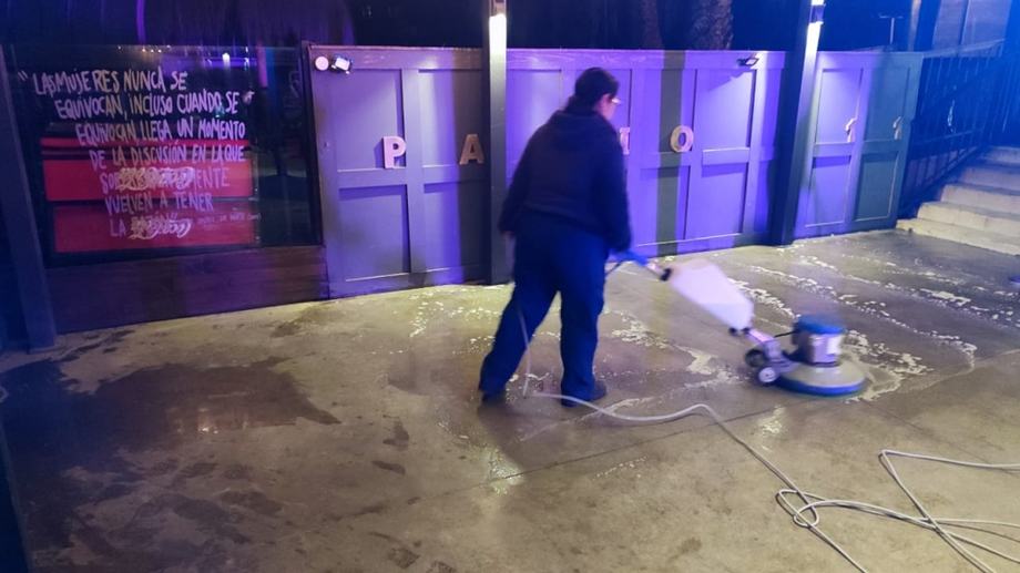 Trabajo realizado por Santander Limpieza 14