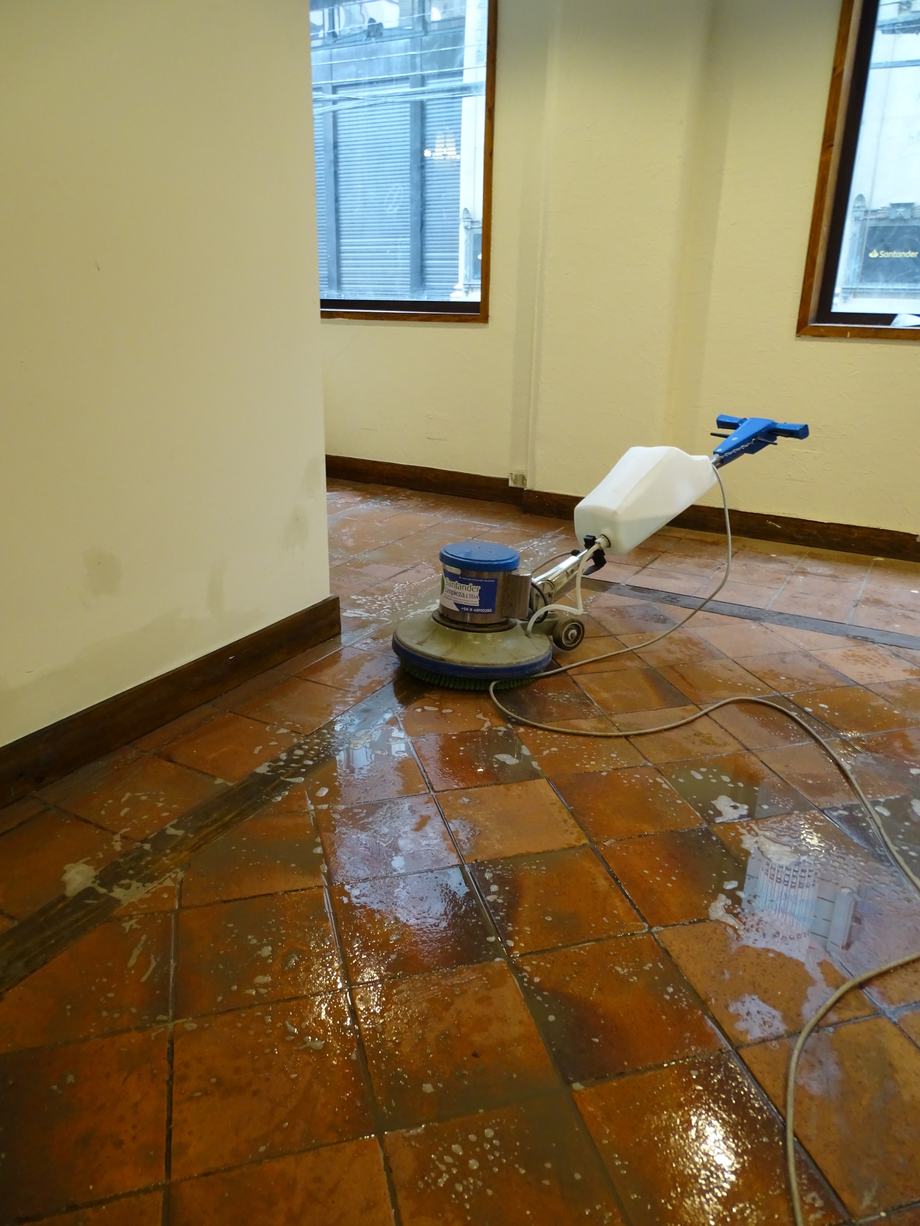 Trabajo realizado por Santander Limpieza 17